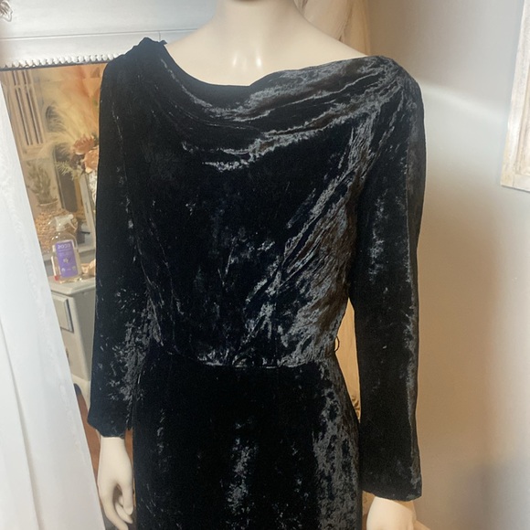 Beautiful  vintage 40s silk velvet little black dress boatneck - Picture 6 of 6